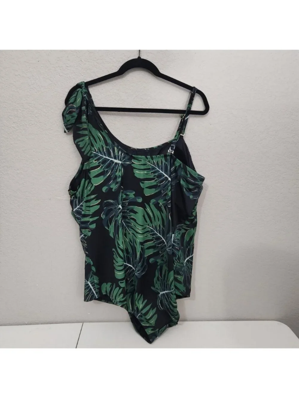 Avenue Swimsuit Womens Plus-Size 26W One-Shoulder Palm Leaf Print Green New